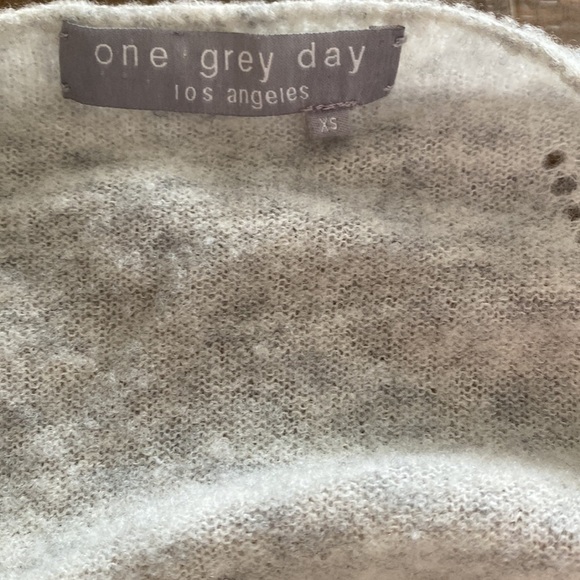 One grey day wool blend shredded back sweater sz XS - Picture 6 of 9